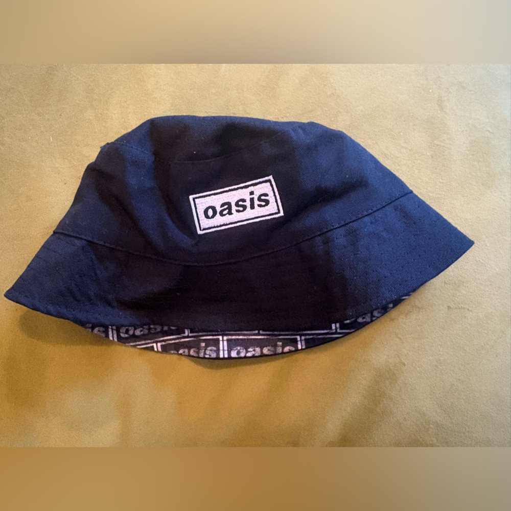 Oasis Reversible Bucket Hat